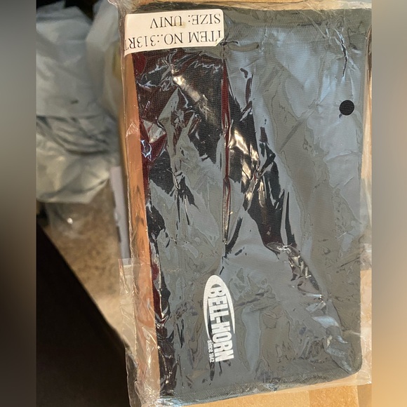 NWOT- Bell-Horn Wrist Wrap, size: Universal, black, New Not in Box - Picture 5 of 5